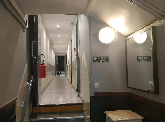 Hipotel Belleville Gare De L'est 2*