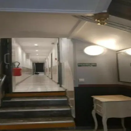 Hipotel Belleville Gare De L'est Hotel