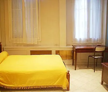 Hipotel Belleville Gare De L'est Hotel Paris