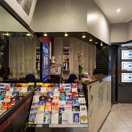 Hotel Hipotel Belleville Gare De L'est 2*