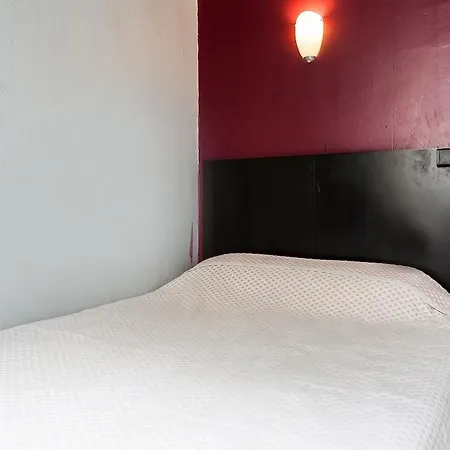 Hipotel Belleville Gare De L'est 2*