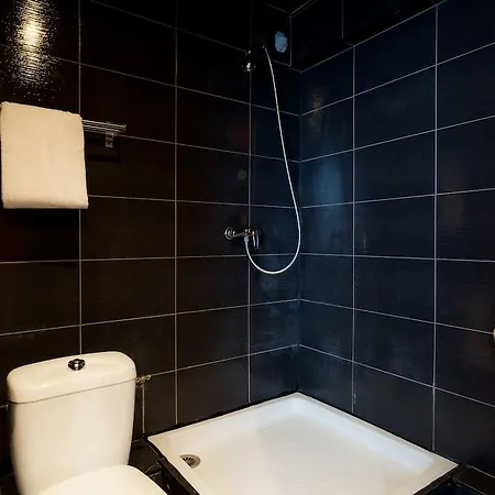 Hotel Hipotel Belleville Gare De L'est Paris