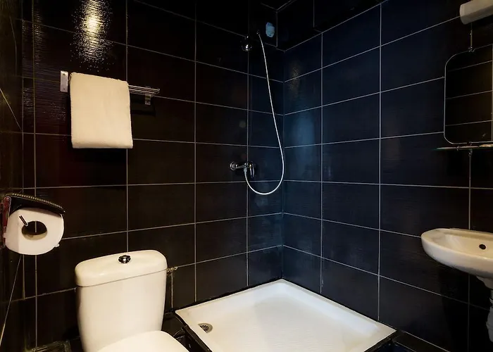 Hotel Hipotel Belleville Gare De L'est Paris