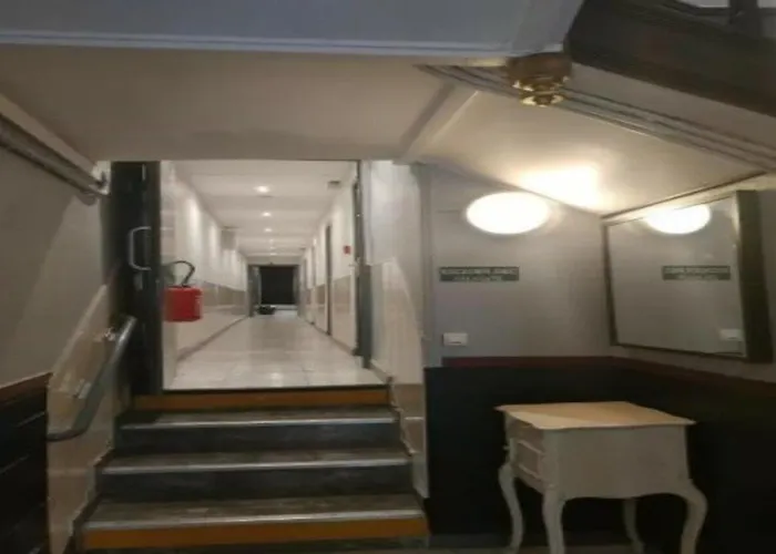 Hipotel Belleville Gare De L'est فندق